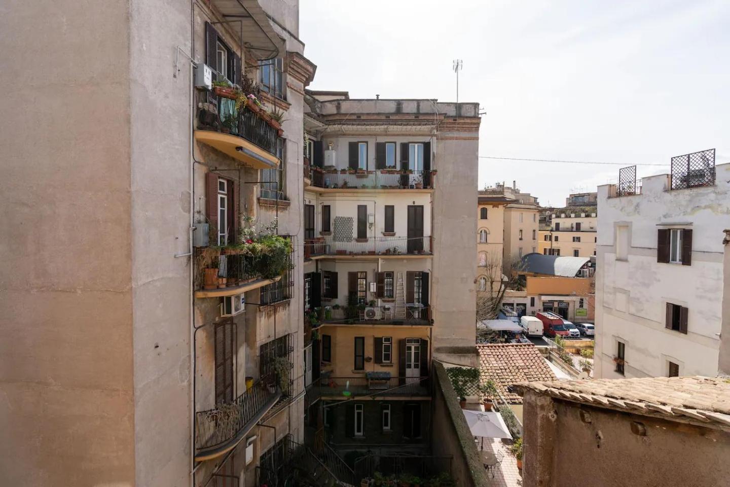 15 Min From Piazza Venezia Skyline Sanctuary In Trastevere Экстерьер фото